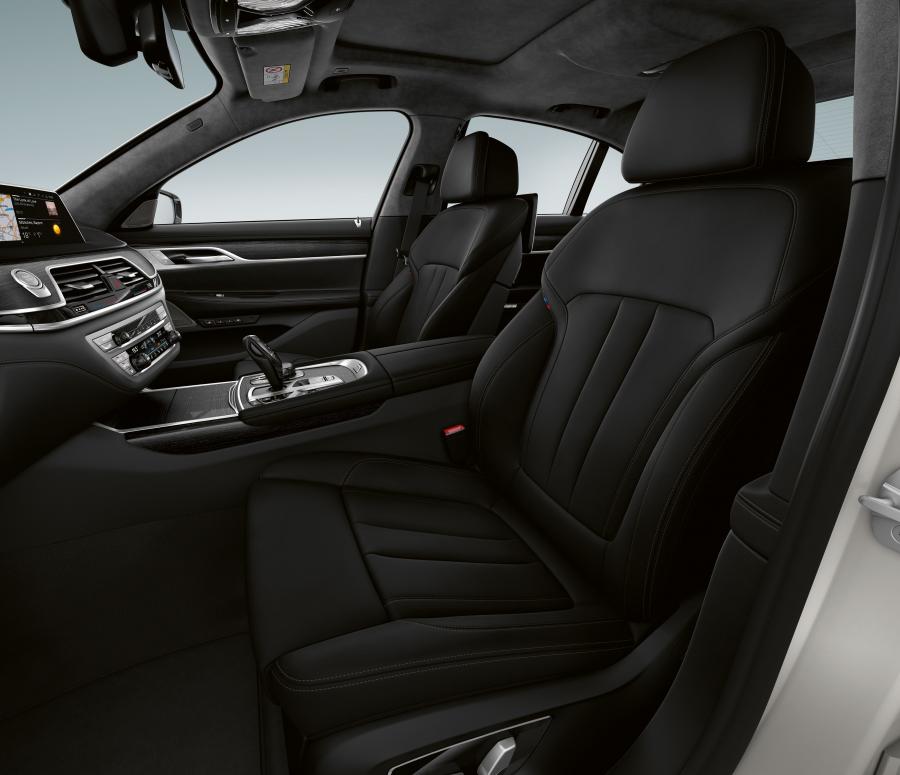 Интерьер BMW 745e M Sport (G11) 2019 года  (WW) (фото 7 из 12)